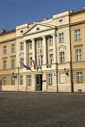 ANALIZA: Kriza povjerenja u institucije - opasnost od društva temeljenog na nezadovoljstvu