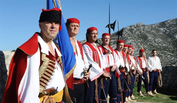 REPORTAŽA: Povijesna postrojba „Kliški  uskoci“ ili kako su dragovoljci postali uskoci