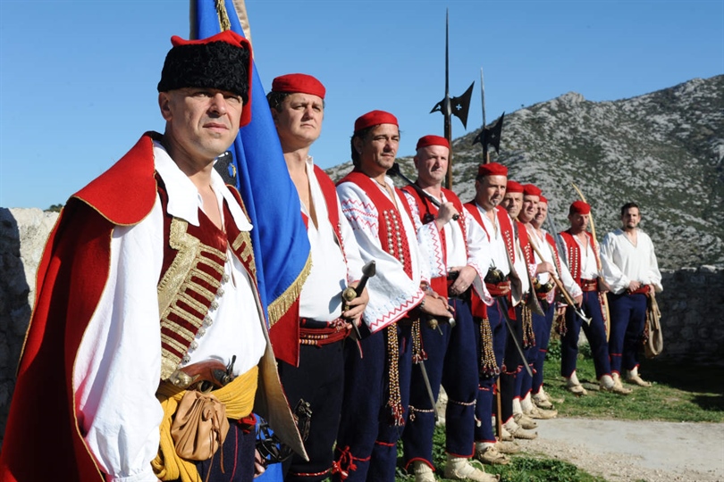 REPORTAŽA: Povijesna postrojba „Kliški  uskoci“ ili kako su dragovoljci postali uskoci