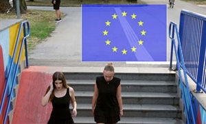 ODGOVOR EU NA GLOBALNU EKONOMSKU KRIZU: Perspektive političke ekonomije