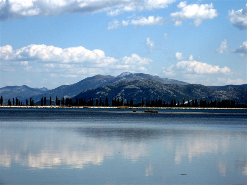 MAK DIZDAR: Modra rijeka