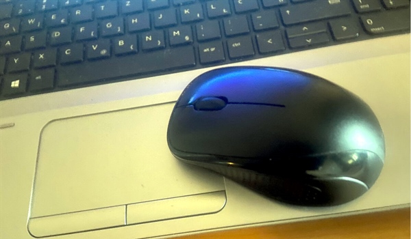 Miš u doba dodira: zašto i dalje svi posežemo za mouseom?