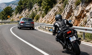 MOTO FELJTON (1): Zašto cesta nije jednako sigurna za automobil i motocikl?